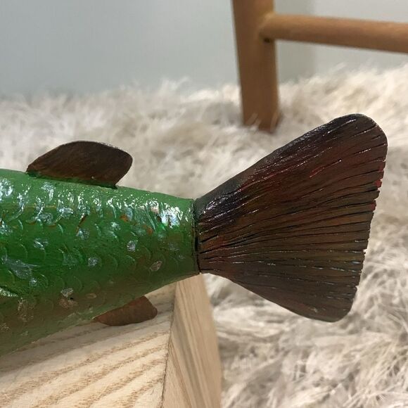 Handcrafted & Hand Painted Folk Art Wood & Metal Fish Spearing Decoy - Picture 6 of 17